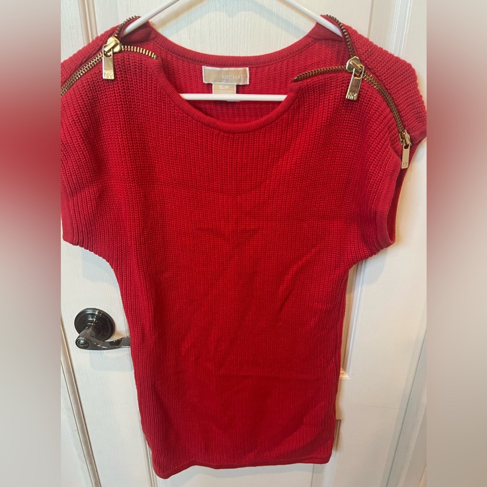 Red double zip knitted shirt